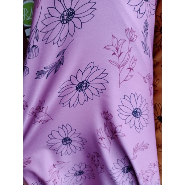 kain prada crep motif bunga