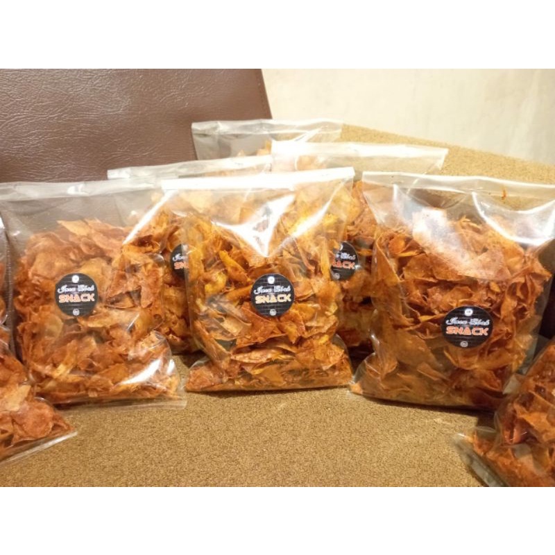 

Kripset daun jeruk, ukuran 225 gram