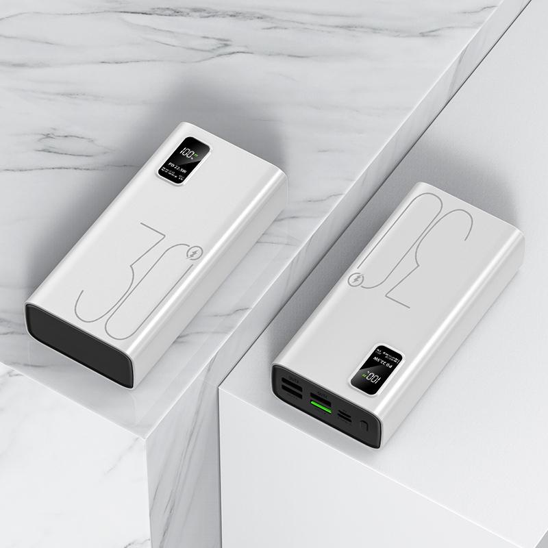 V13 Powerbank 30000mAh Fast Charging 22.5Watt Powerbank Portable NEW