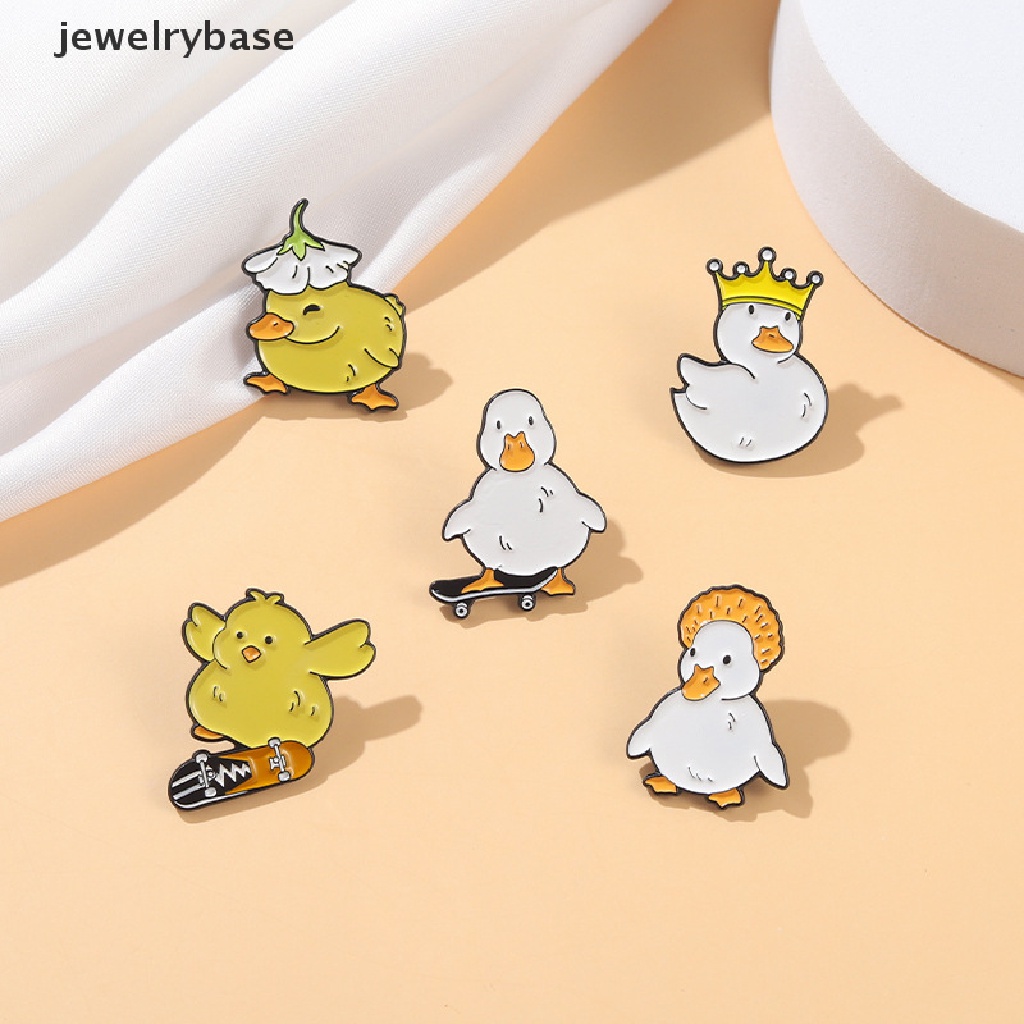 Bros Pin Enamel Desain Hewan Bebek Ayam Skate Naughty Bebek Angsa