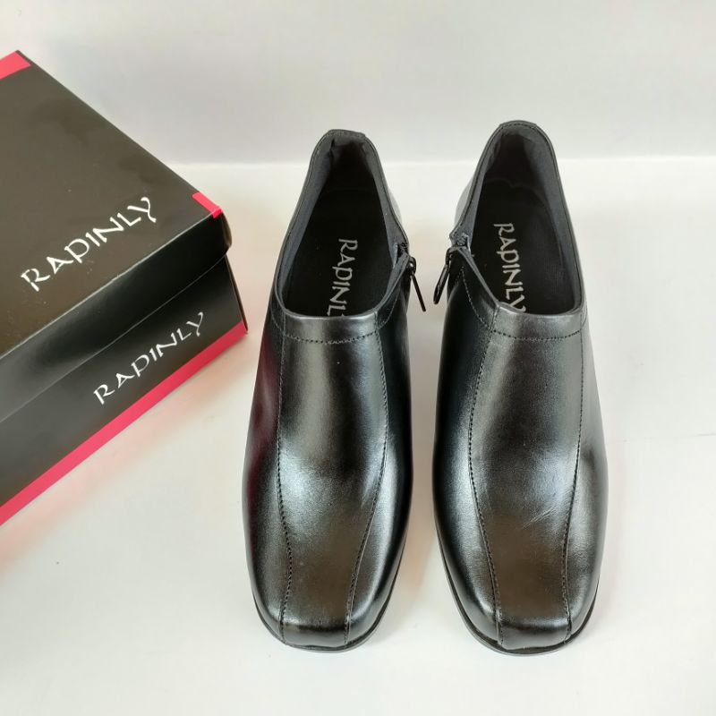 Sepatu Pantofel Boot Wanita Kulit Asli