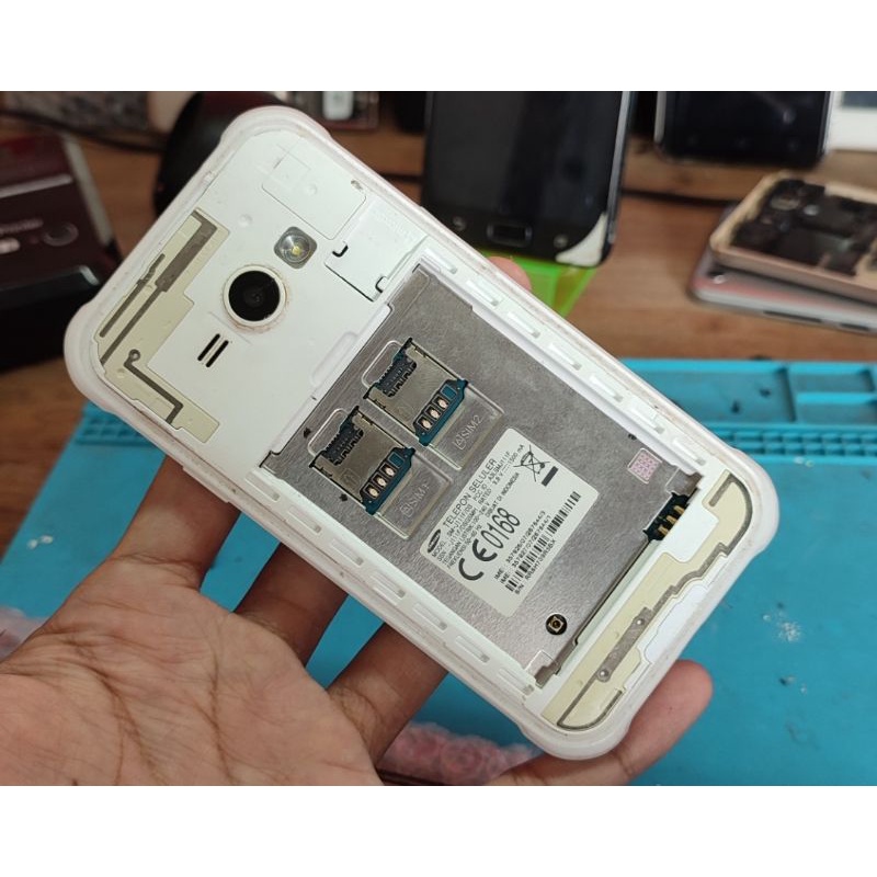 Samsung J1 Ace J111f minus lcd