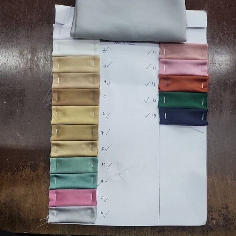 kain satin maxmara.warna2 ada pd foto.