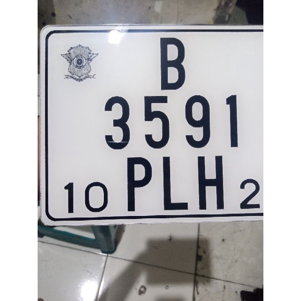 plat motor Vespa akrilik (satuan)