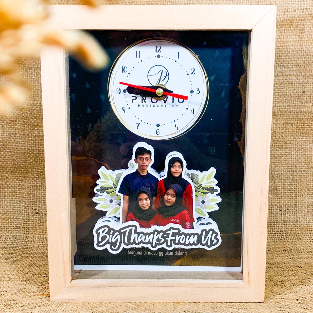 Jam Frame A5 Kayu Ucapan Terima Kasih Keluarga