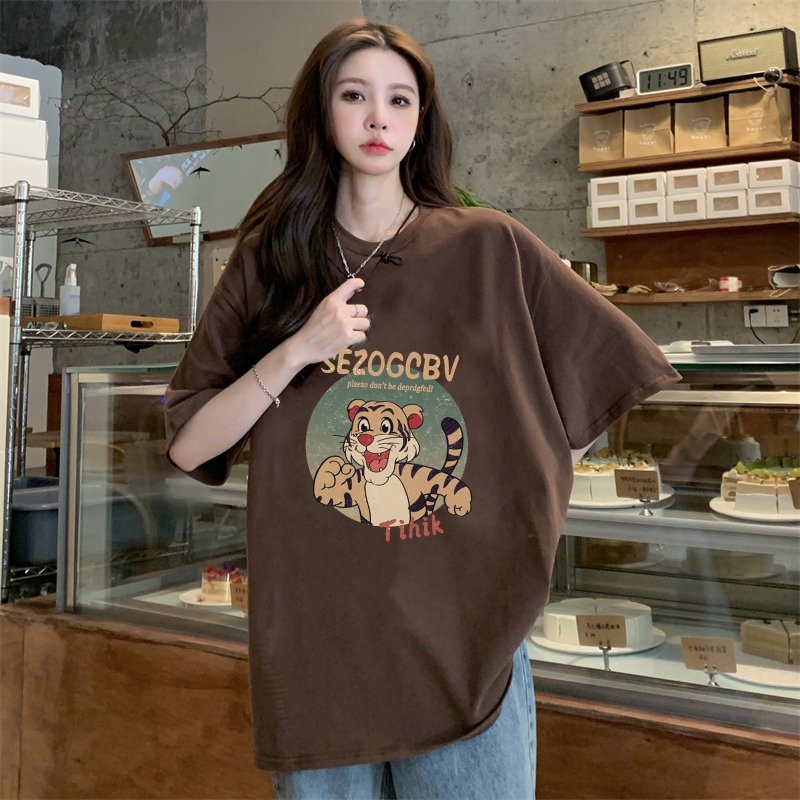 XIAOZHAINV Kaos Atasan Wanita Anime Cokelat Pattern Lengan Pendek A0167