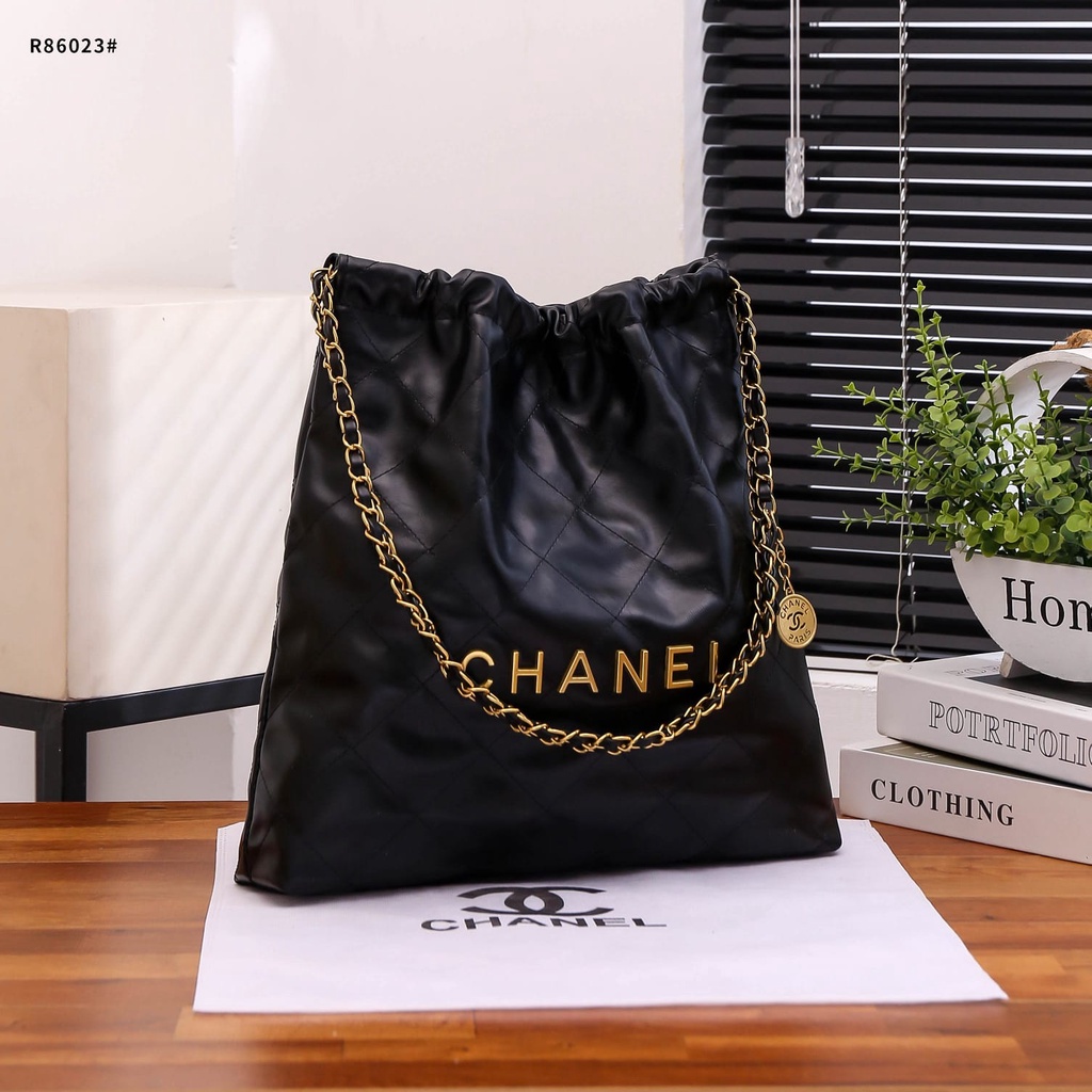 Ch Large 22 Leather Tote Bag's Gold Hardware R86023