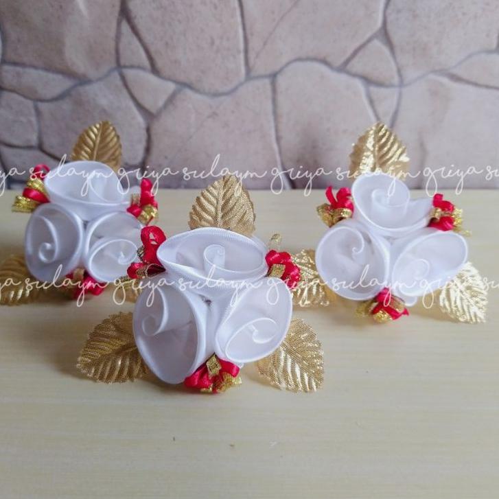 

ィ Bunga R Top Putih Pita Merah untuk hantaran/seserahan/lamaran み