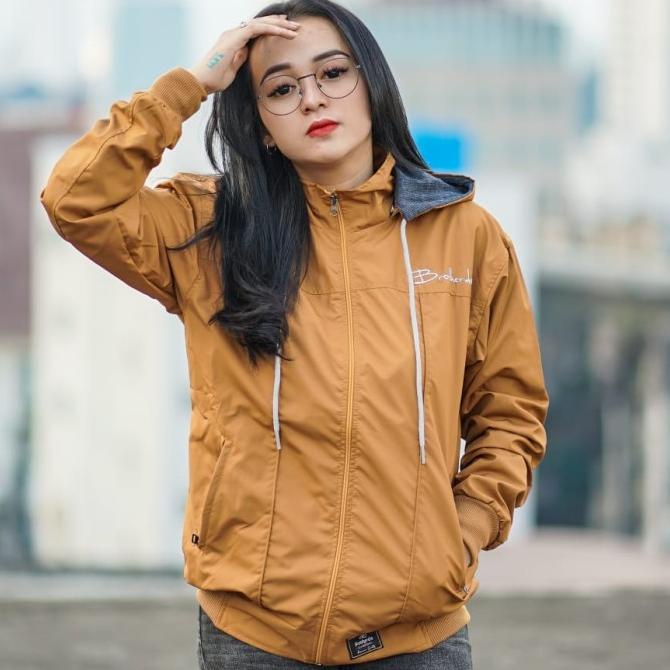 Jaket wanita parasut taslan terbaru brotherdo