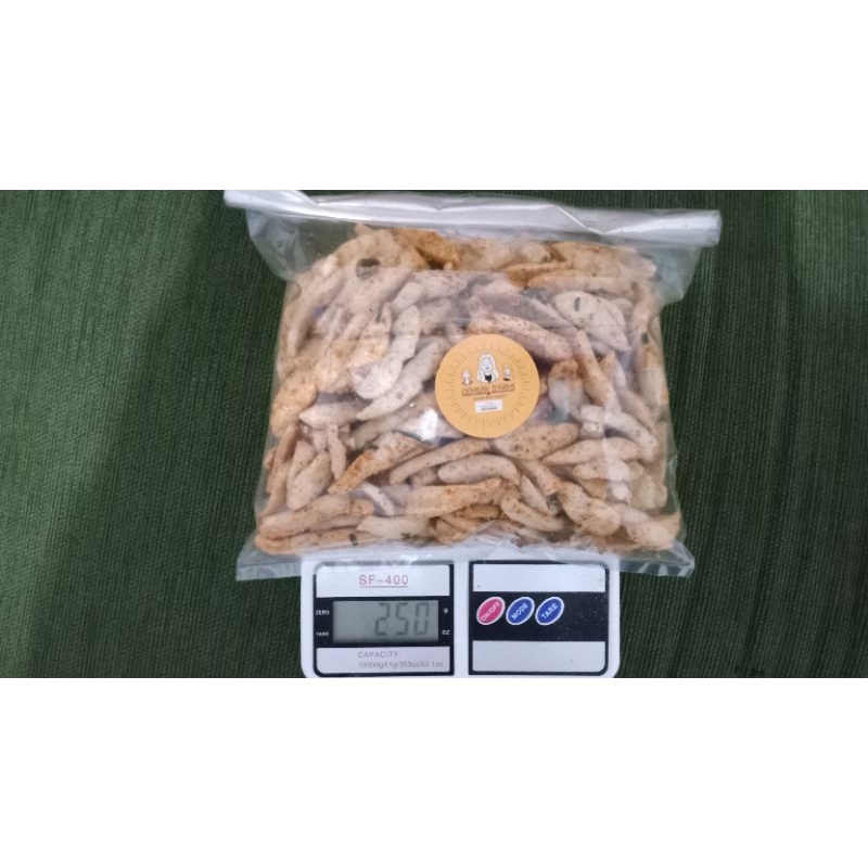 

Basreng daun jeruk/tanpa daun jeruk kemasan 1/4 kg