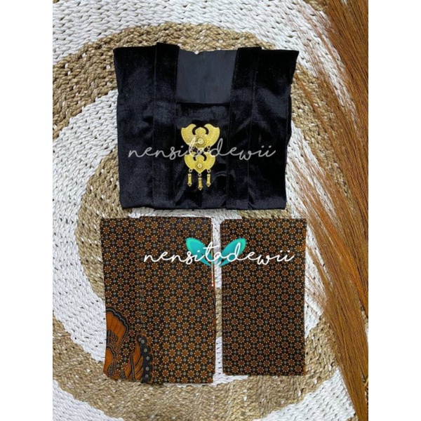 [1 Set, HT/HBD01B] Baju Prewed Instan / Baju Adat Jawa - Solo, Nuansa Hitam