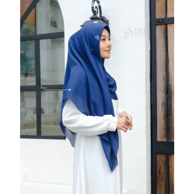 Jilbab Segi Empat Polos By Yasmin