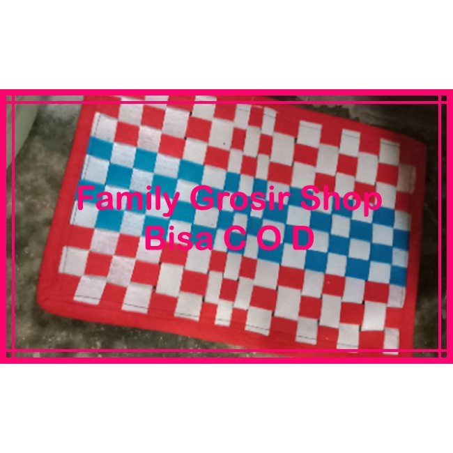 Keset karpet 52x33cm motif kotak kotak bahan kain