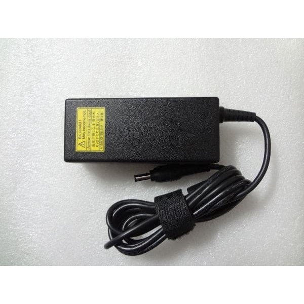 Charger/Adaptor Toshiba Portege R30 R700 R705 R830 R835 M900 Original