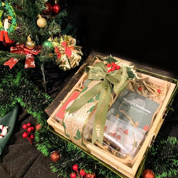 

CHRISTMAS HAMPERS - CANOPUS SET G4554VFD