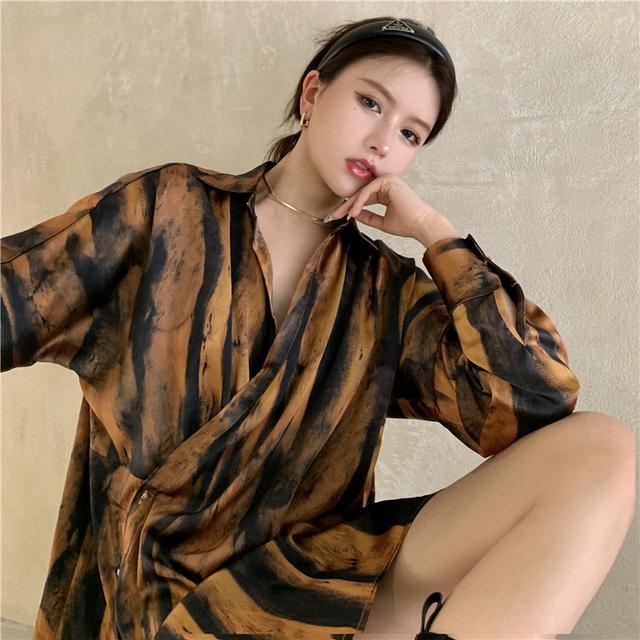 Suhao Tie-Dye Kemeja Lengan Panjang Wanita Setelan Jas Bf Malas Angin Kemeja Mantel Rasa Desain Niche mid-Length Top