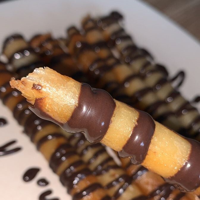 KEJU AROMA CHEESE STICK SENGIKISNACK FROZEN FOOD AROMA KEJU CHOCO AROMA ROLL CHEESE RASA COKLAT TIRA