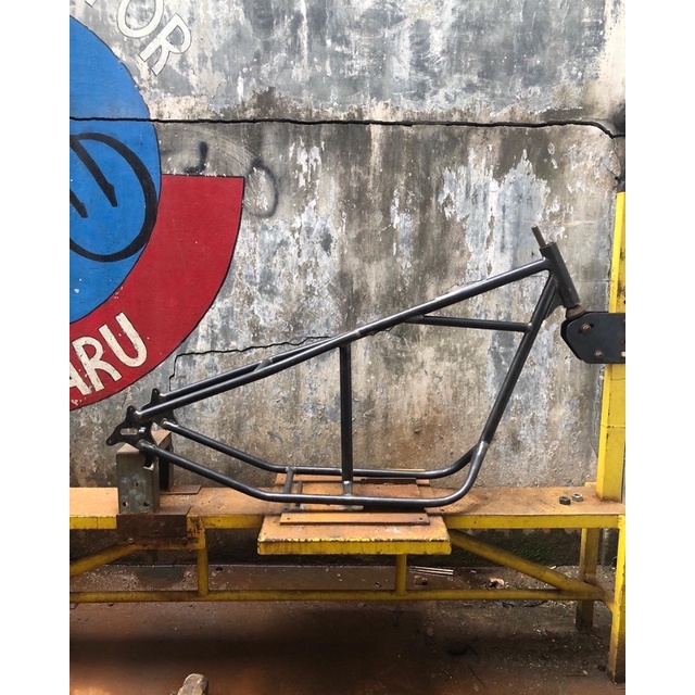 frame motor custom chopper atau bobber