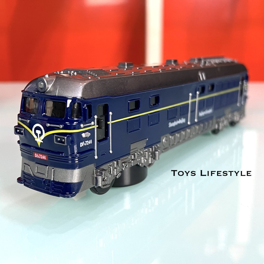 Mainan Pajangan Kereta Api City Train (Bunyi &amp; Nyala)