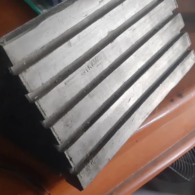 Karet Ganjal Ban Mobil/Truk