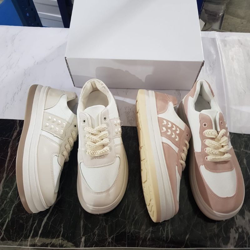 23999 Sneaker wanita import murah sepatu olahlaga kekinian