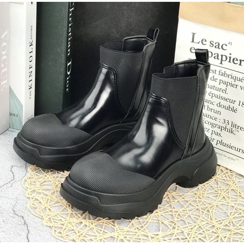 Booth F32 sendal wanita import realpict