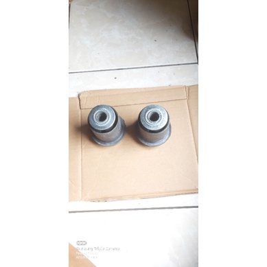 bosh sayap bushing arm bawah besar mobil innova/bosh sayap bawah besar innova harga satuan 1pcs