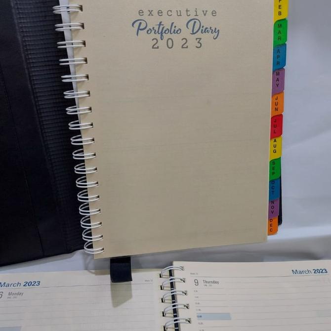 

AGENDA PORTFOLIO DIARY B5 (190 X 250 MM)