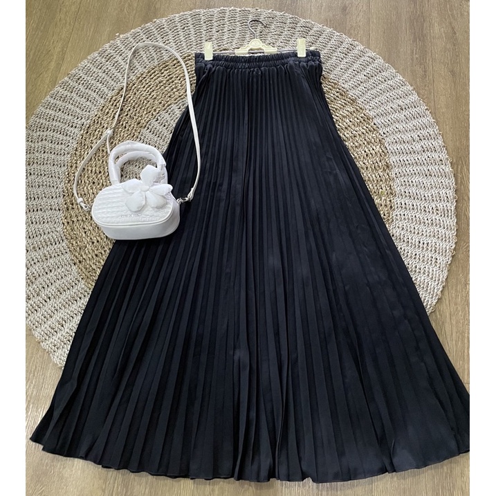 rok putih /hitam / polos/pleated skirt// rok plisket/ rok suede import