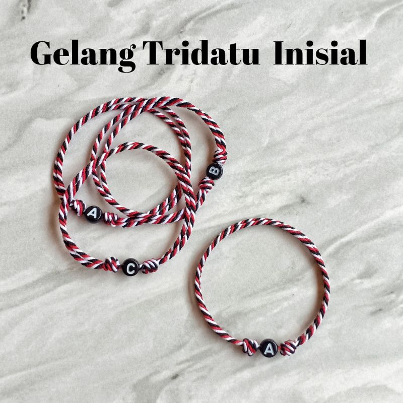 Gelang Tridatu Inisial 1 Huruf / Gelang Inisial Huruf / Gelang Tridatu Bali / Gelang Couple Inisial / Gelang Nama / Tridatu Nama / Gelang Pasangan / Kado Couple / Gelang Tridatu Khas Bali / Gelang Pria Hitam / Gelang Murah Couple / Craftdewata