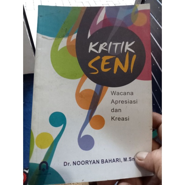 buku kritik seni