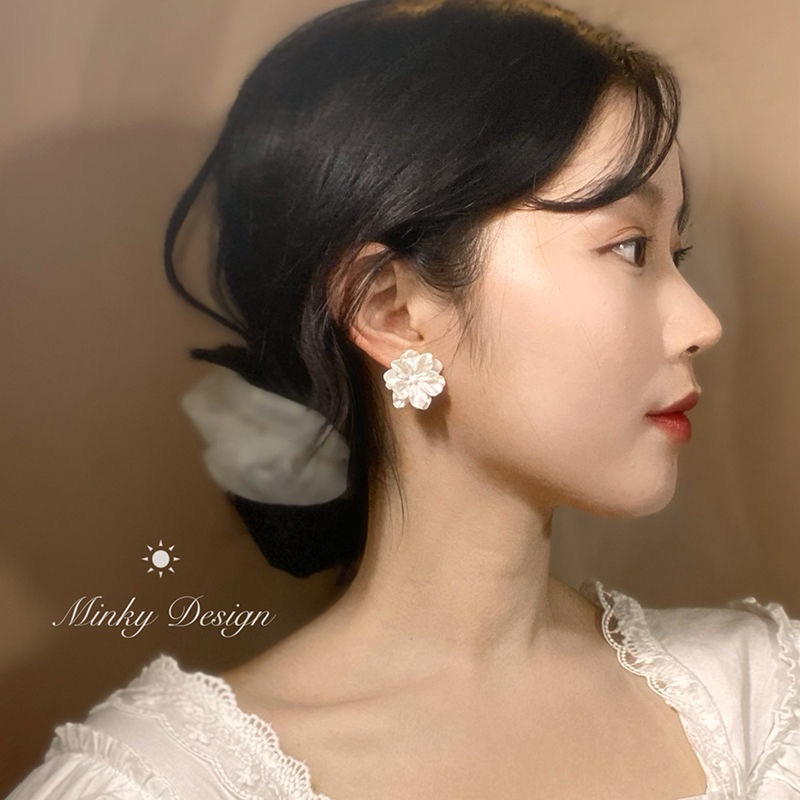 YEEZII Anting Strud Camellia Putih Korea Untuk Wanita Fashion Earring Aksesoris Perhiasan