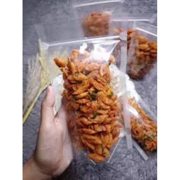 

Lumring (Lumpia Kering) Menggoda