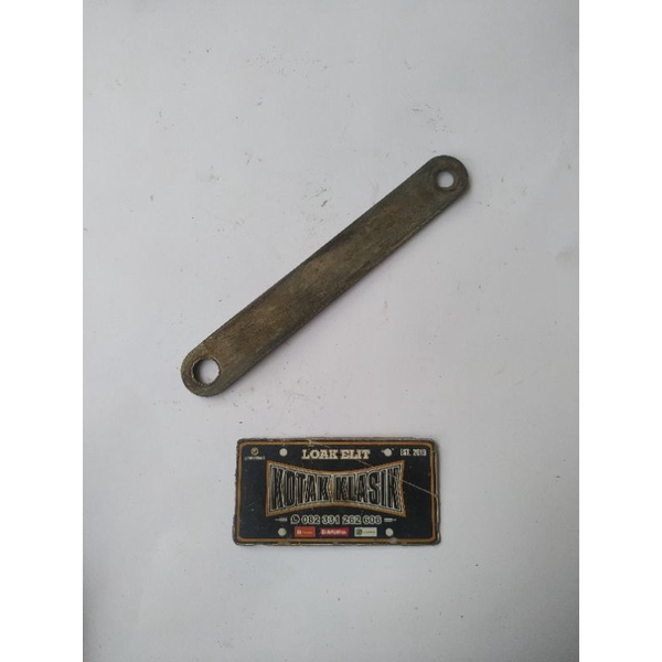 tiang pangkon penyangga tutup kampas rem belakang Suzuki fr 70 fr 80