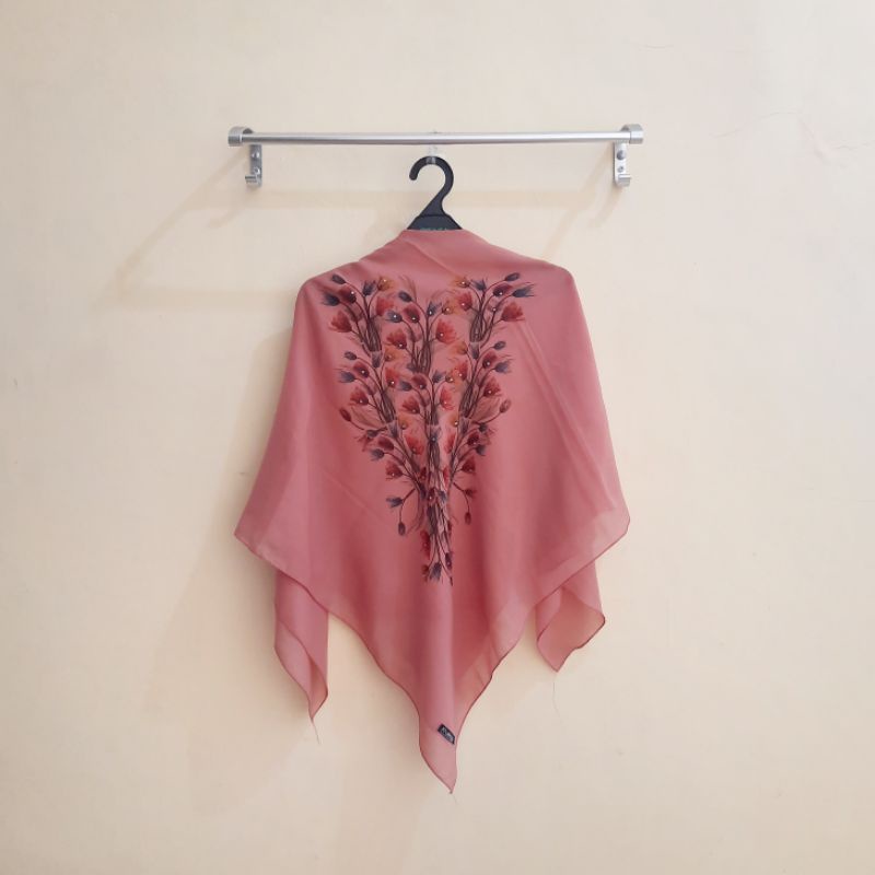 [Preloved] Hijab Segiempat Motif Mewah by Khalisa Scraf