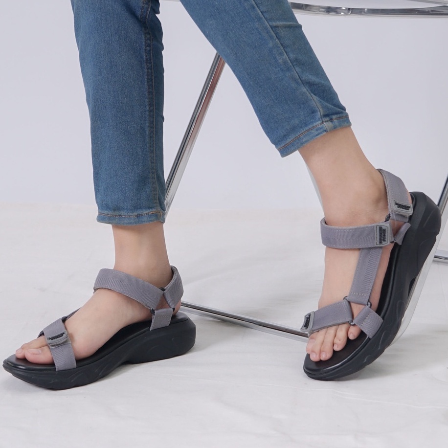 SARASARA YUK - Dunkenstock TEVVA Sepatu Sandal Wanita Size 36 - 40 Sendal Beleza Wedges Model dua Tali Strap Belakang Hak Tinggi Sole 4cm Sandal Gunung Velcro 37 38 39 Warna Pink Belleza Kekinian Premium Terbaru Shoes Ori Original Mall Official Store