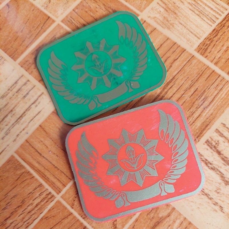 Tanda Topi dan Baret HW Mikag