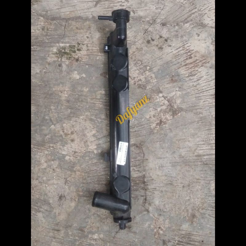 Uppertank Radiator Toyota Wish (pengisian)