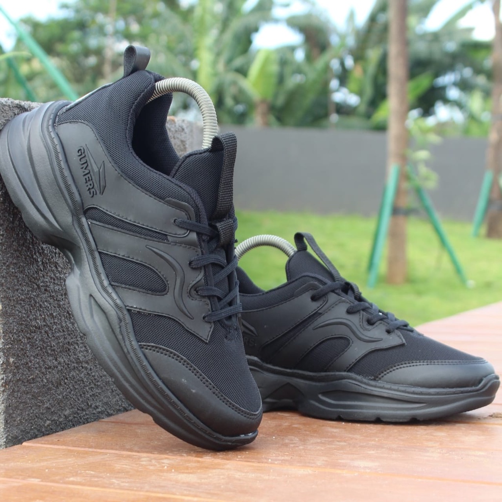 Sneakers Gumers full black , Sepatu Pria dan Wanita, sepatu sport, sepatu santai, sepatu olahraga, sepatu kerja, sepatu sekolah, sepatu hitam polos, sepatu enteng. sepatu terbaru, sepatu terlaris, sepatu lari, sepatu senam, sepatu jogging, sepatu running