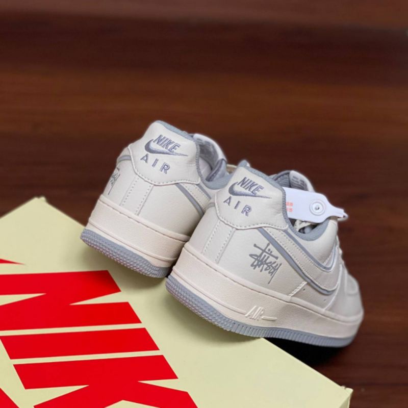 Sepatu Air Force 1 X Stussy cream