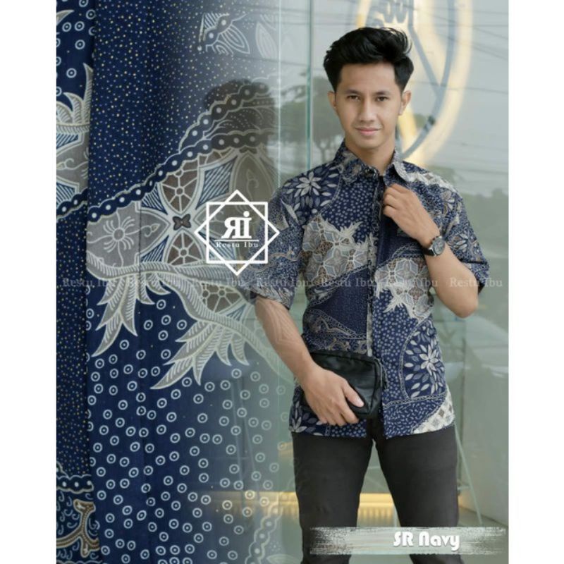 COUPLE BATIK / BATIK MODERN / SERAGAMAN KELUARGA MOTIF SEROJA NAVY / SET AURORA SELENDANG COUPLE