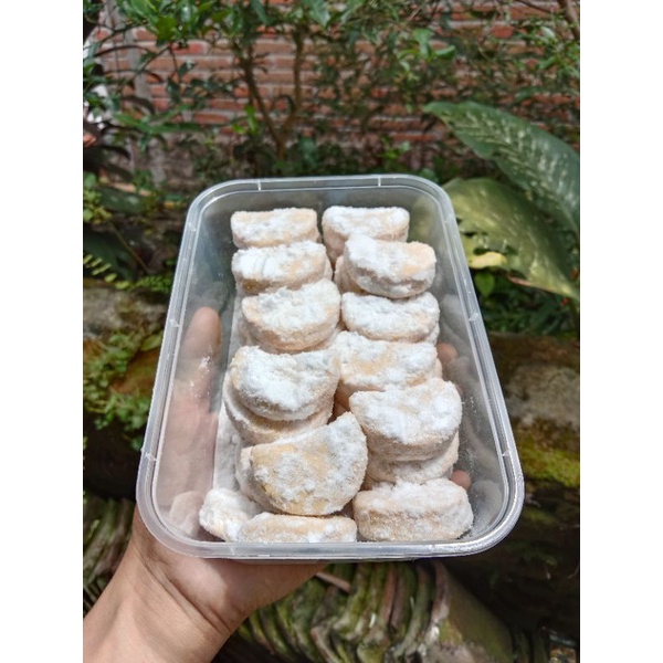 

Kue Putri Salju