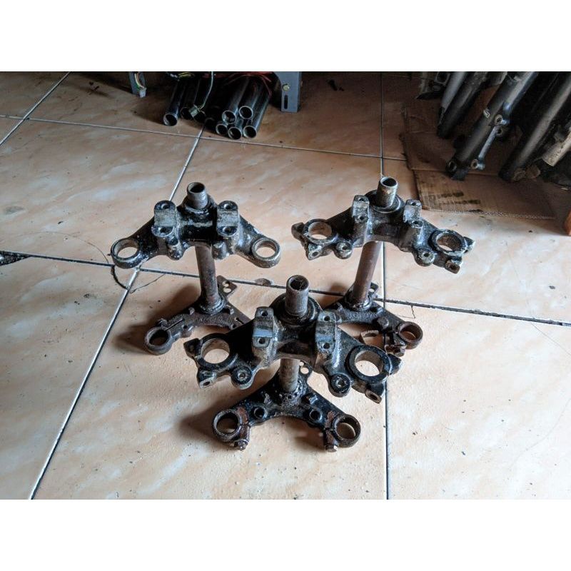 T GL100 ORIGINAL COPOTAN MOTOR SEGITIGA ATAS BAWAH GL100 ORI
