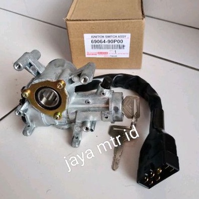 Kunci kontak assy kijang super KF40/kF50