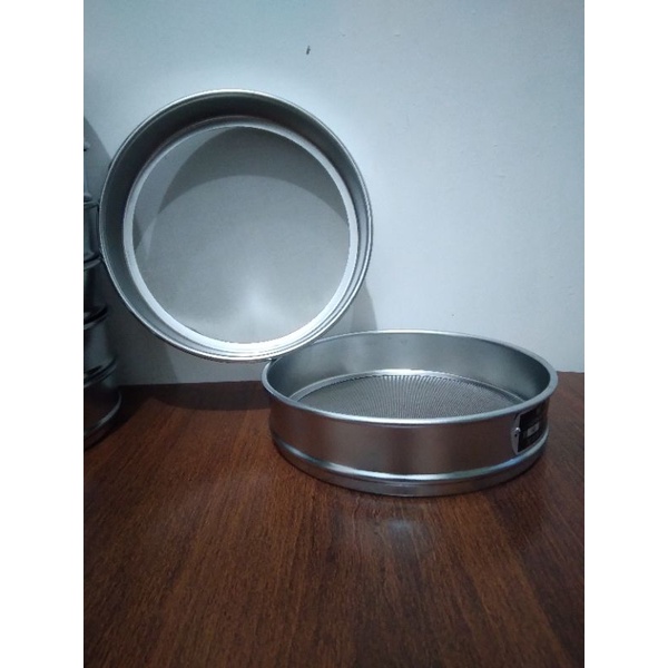 Ayakan Mesh 180. Test Sieve Mesh 180 (0.09mm). Standar Lab. SS Chrome. Dia. 20 cm. Tinggi 5 cm.