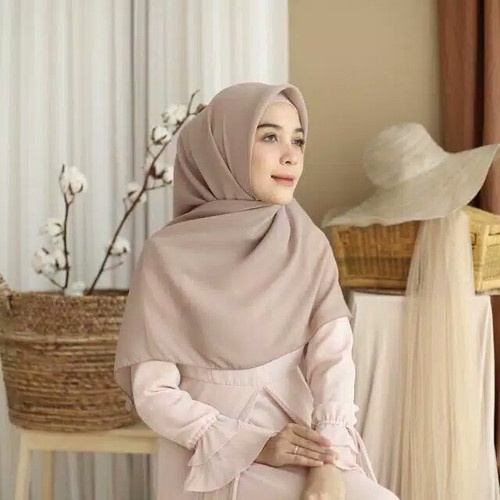 Kerudung segi empat Bella square Jilbab Warna Latte Bella Segi empat murah