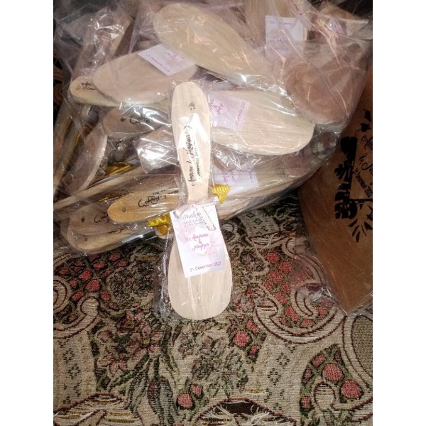 souvenir centong kayu