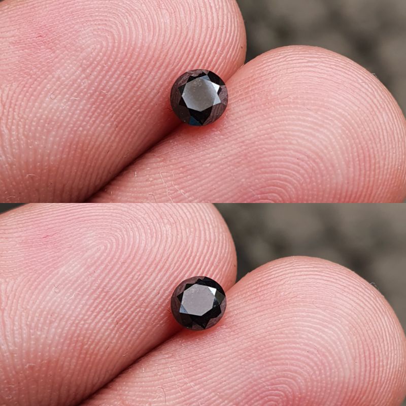 natural black diamond (berlian hitam)