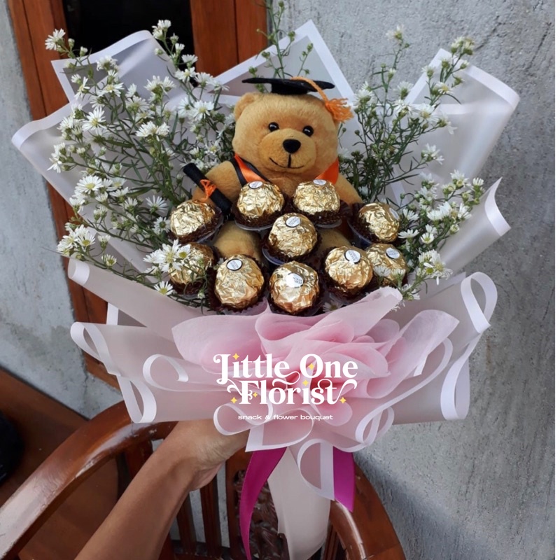

Bouquet Coklat Ferrero Wisuda graduation / Bouqet Coklat Ferrero Wisuda graduation / Bucket Coklat Ferrero Wisuda graduation / Buket Coklat Ferrero Wisuda graduation / Buqet Coklat Ferrero Wisuda graduation