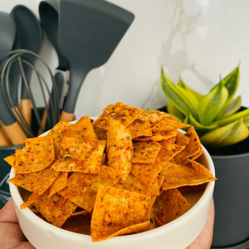 

JayJan Kripang Pedas Daun Jeruk 100Gram, Kripik Pangsit Pedas Daun Jeruk, Jajanan Viral, Jajanan Kekinian